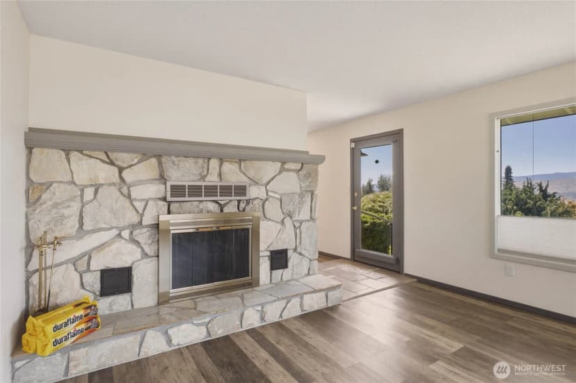 Property photo for 330 Sunnyslope Heights, Wenatchee photo 6