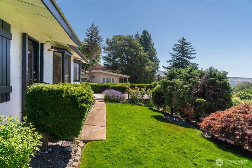 Property photo for 330 Sunnyslope Heights, Wenatchee photo 20
