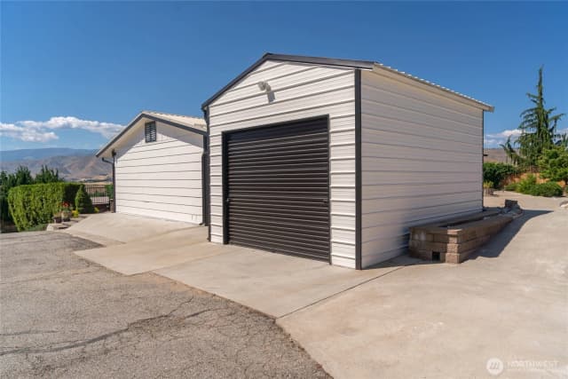 Property photo for 330 Sunnyslope Heights, Wenatchee photo 3