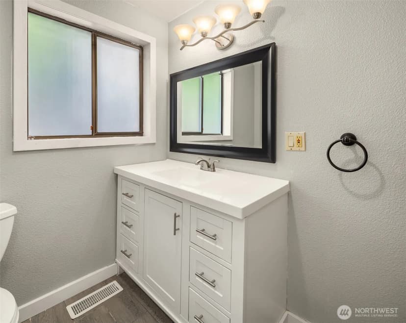 Property photo for 2714 Sw 152nd Pl, Burien photo 19