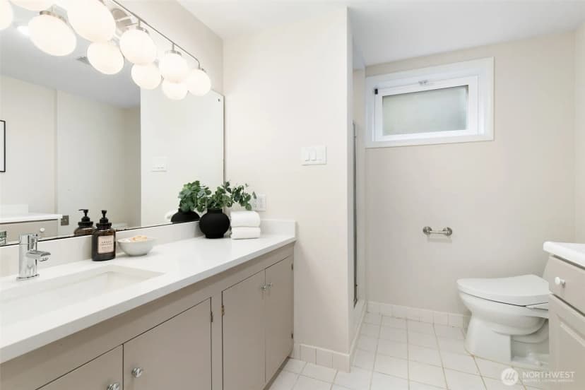 Property photo for 6050 43rd Avenue Ne, Seattle photo 29