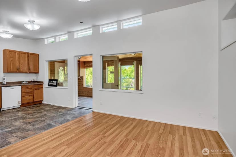 Property photo for 11321 E Lake Joy Drive Ne, Carnation photo 9