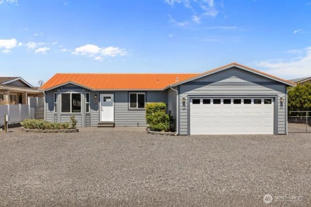 Property photo for 225 Atterberry Drive Sw, Mattawa