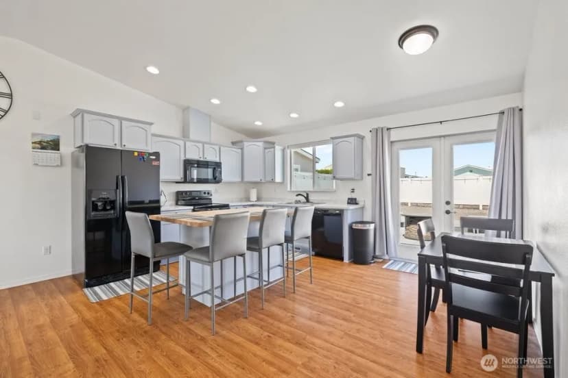 Property photo for 225 Atterberry Drive Sw, Mattawa photo 8