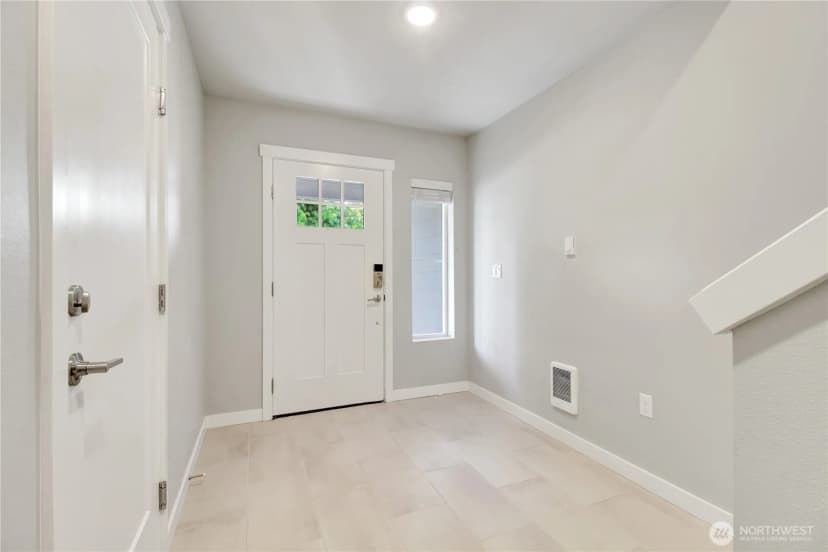 Property photo for 2014 101st Avenue Se #5, Lake Stevens photo 5