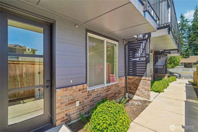 Property photo for 22906 56th Avenue W #d, Mountlake Terrace photo 2