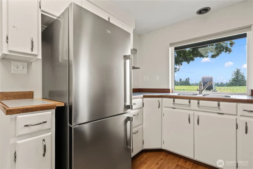 Property photo for 1724 Haveman Road, Lynden photo 10
