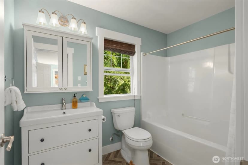 Property photo for 8363 Ne Sumanee Place, Bainbridge Island photo 34