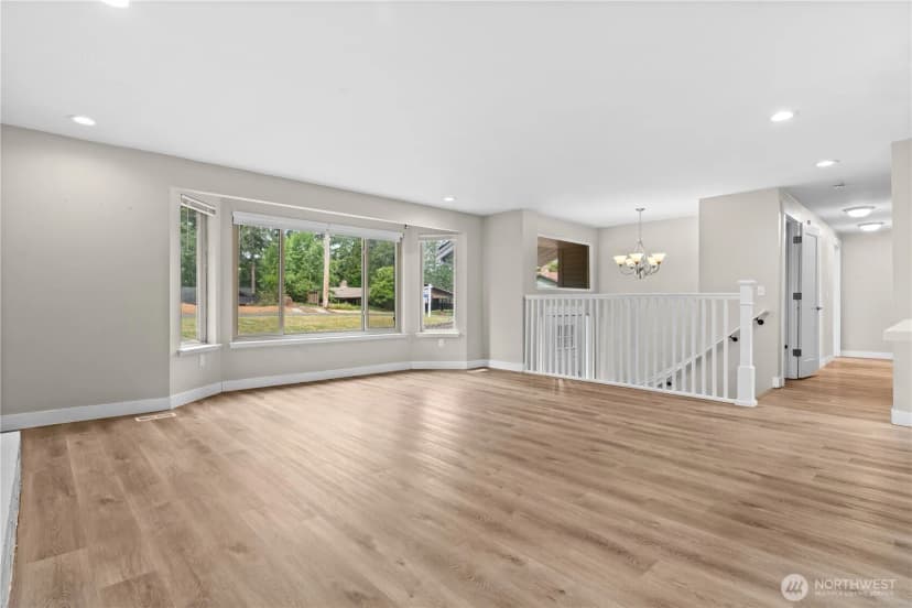Property photo for 7507 66th Avenue W, Lakewood photo 9