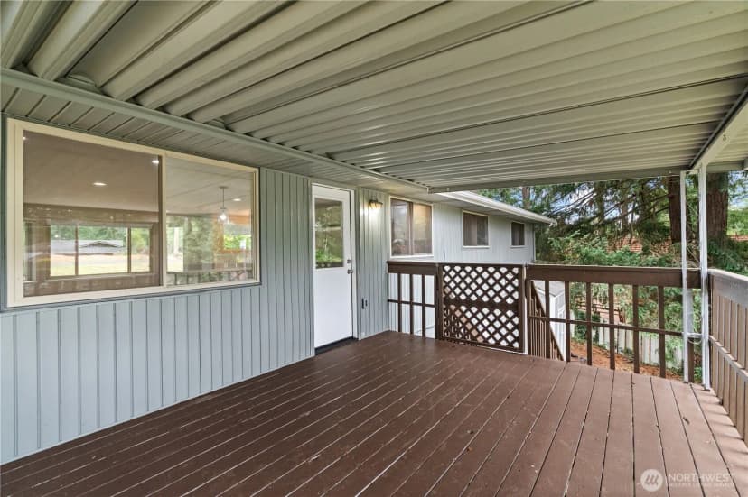 Property photo for 7507 66th Avenue W, Lakewood photo 14
