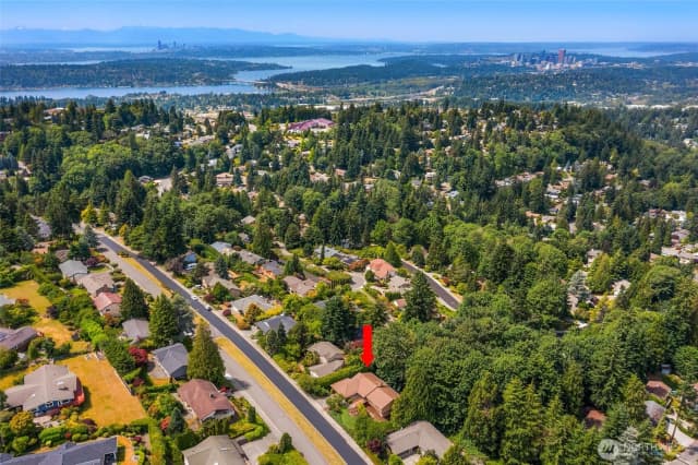 Property photo for 14724 Se 49th Street, Bellevue photo 2
