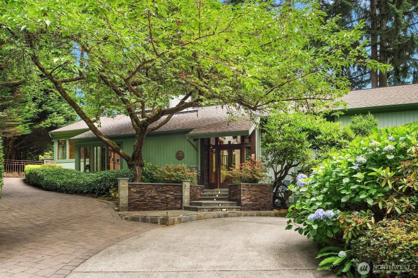 Property photo for 3825 132nd Avenue Ne, Bellevue