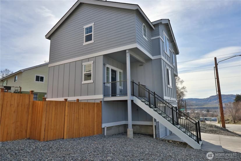 Property photo for 600 Ross Canyon Road, Omak