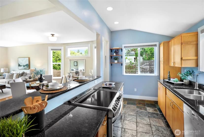 Property photo for 1606 22nd Avenue, Seattle photo 12