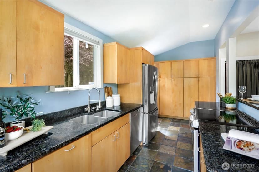 Property photo for 1606 22nd Avenue, Seattle photo 11