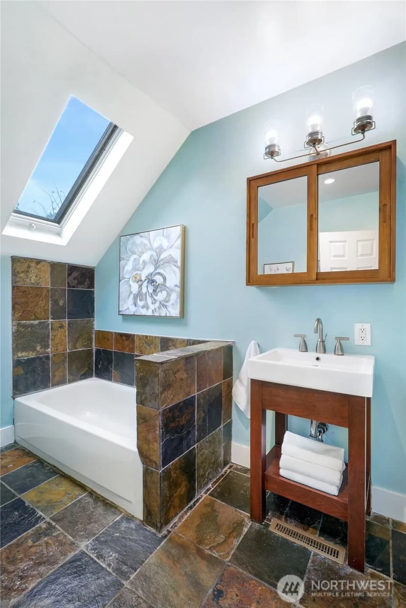 Property photo for 1606 22nd Avenue, Seattle photo 17
