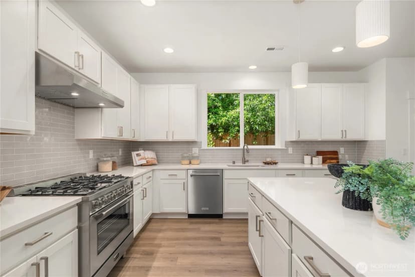 Property photo for 10667 Se 170th Place, Renton photo 12