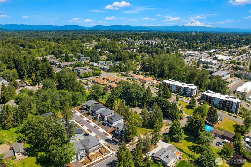Property photo for 10667 Se 170th Place, Renton photo 31