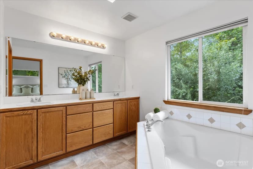 Property photo for 19414 77th Place Ne, Kenmore photo 18