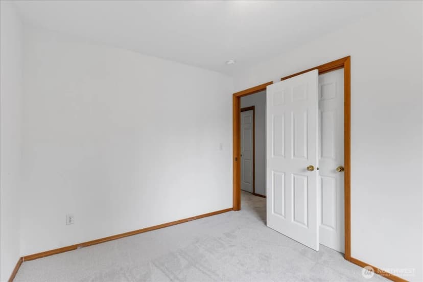 Property photo for 19414 77th Place Ne, Kenmore photo 23
