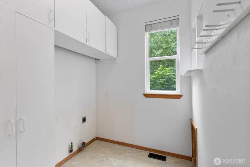 Property photo for 19414 77th Place Ne, Kenmore photo 11