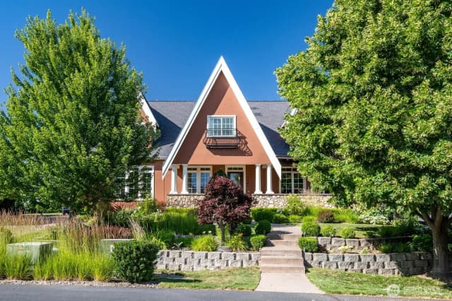 Property photo for 1047 Se Crestlane Drive, College Place