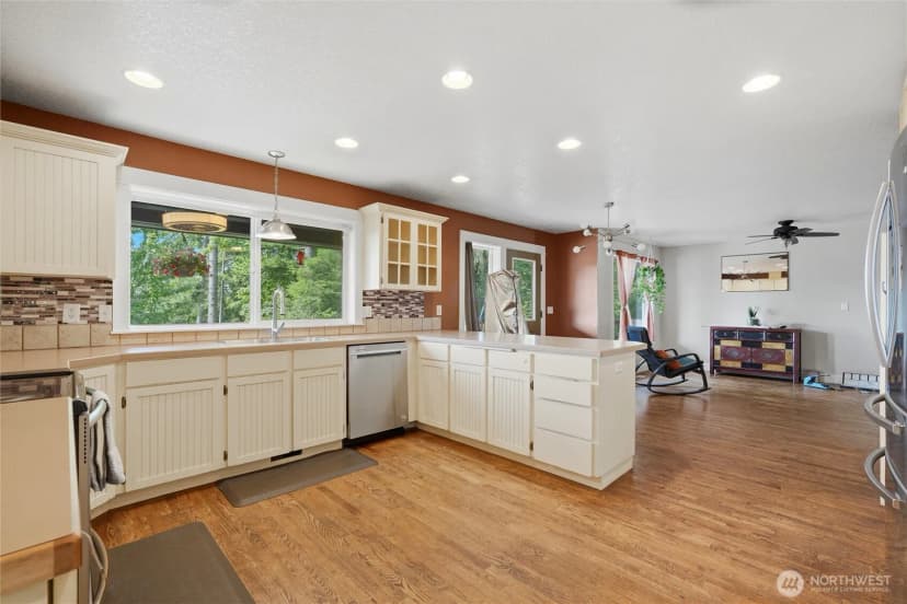 Property photo for 21013 Ne 273rd Street, Battle Ground photo 6