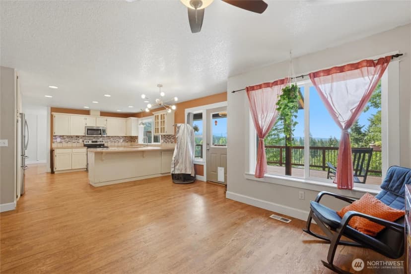 Property photo for 21013 Ne 273rd Street, Battle Ground photo 8