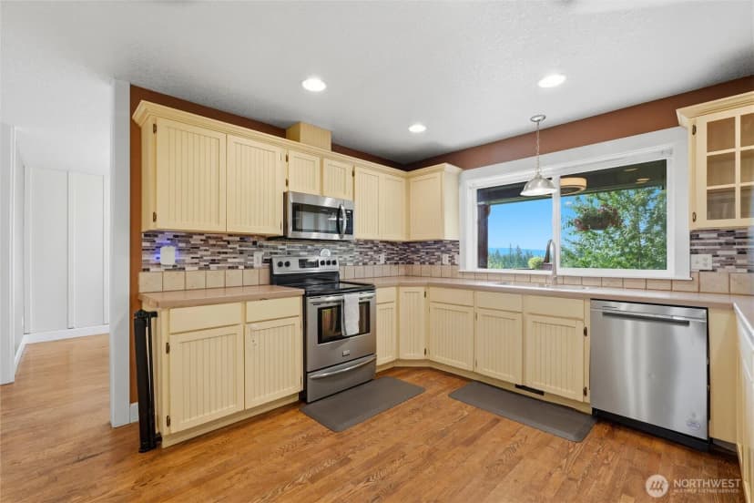 Property photo for 21013 Ne 273rd Street, Battle Ground photo 4