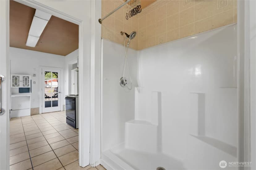 Property photo for 21013 Ne 273rd Street, Battle Ground photo 32