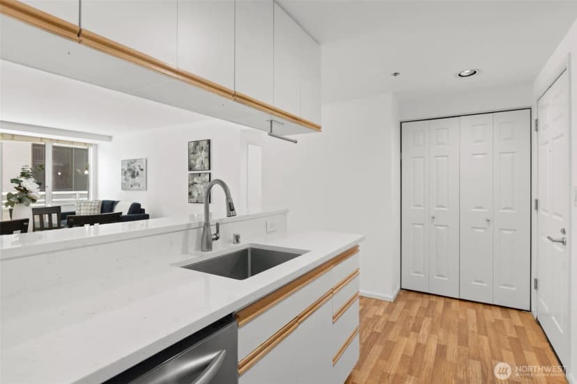 Property photo for 2600 2nd Avenue #302, Seattle photo 6