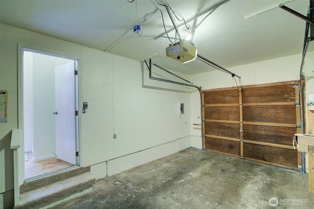 Property photo for 662 156th Avenue Ne, Bellevue photo 2