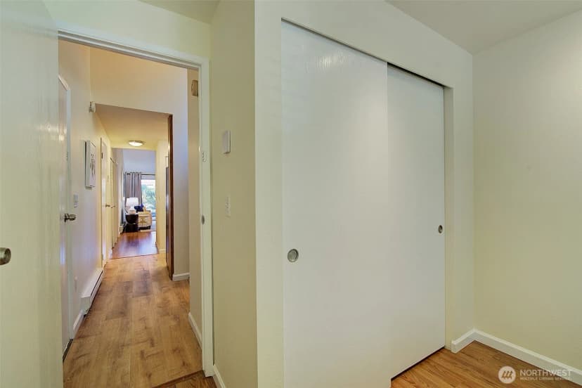 Property photo for 662 156th Avenue Ne, Bellevue photo 18
