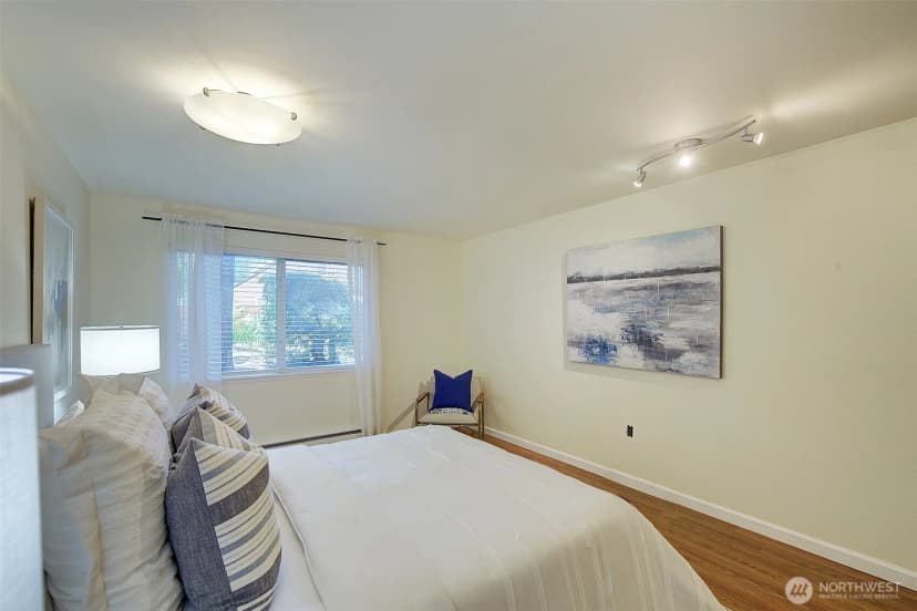 Property photo for 662 156th Avenue Ne, Bellevue photo 12