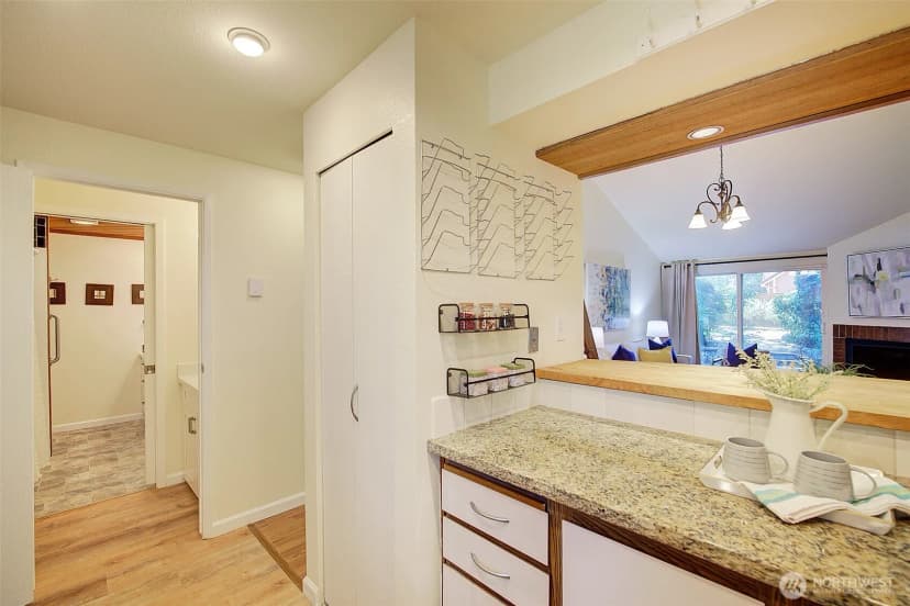 Property photo for 662 156th Avenue Ne, Bellevue photo 10