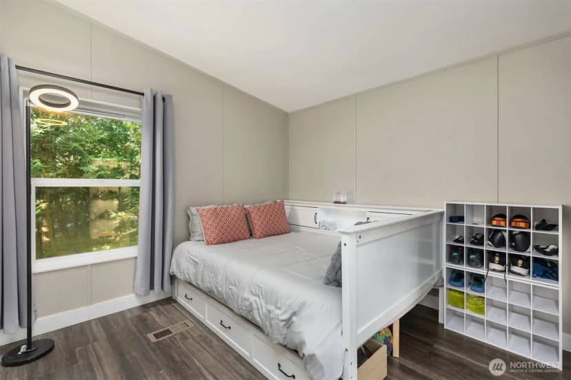 Property photo for 8480 Hansen Road Ne, Bainbridge Island photo 15