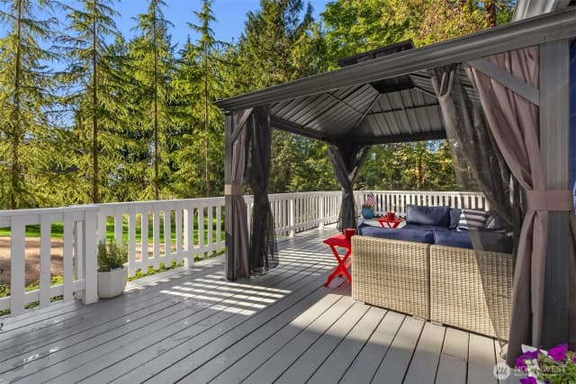 Property photo for 8480 Hansen Road Ne, Bainbridge Island photo 2