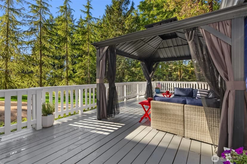 Property photo for 8480 Hansen Road Ne, Bainbridge Island photo 2
