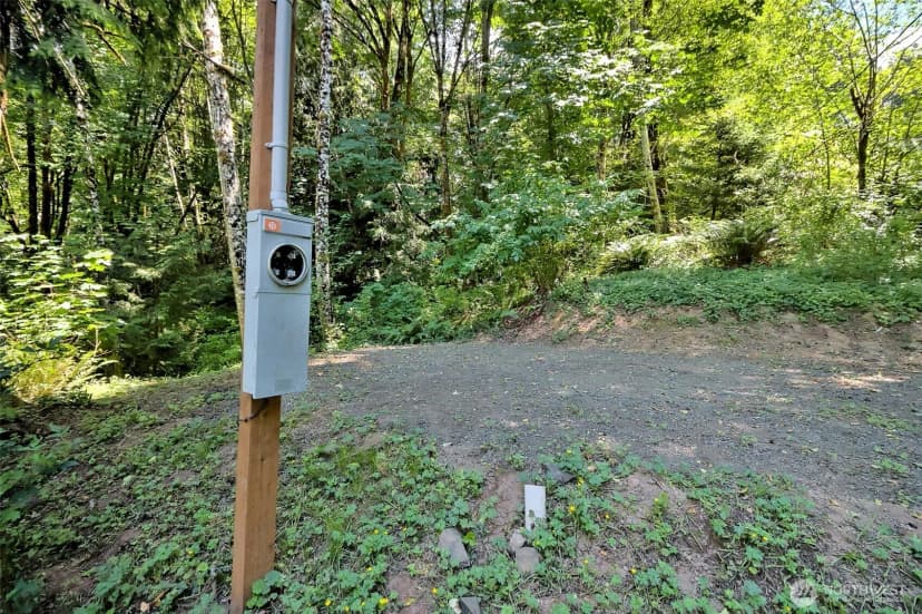 Property photo for 2461 W Deegan Road W, Shelton photo 17
