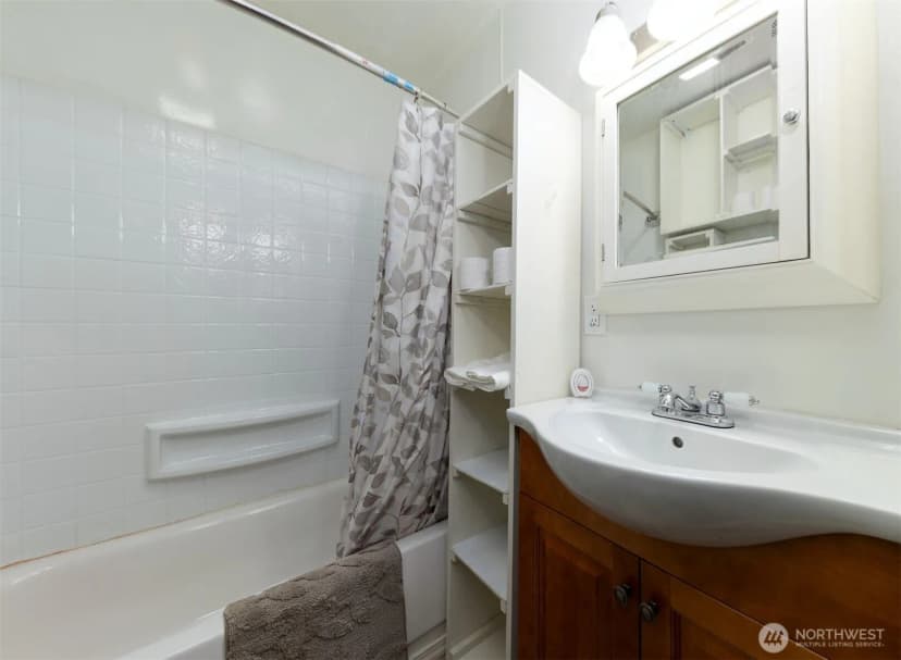 Property photo for 2461 W Deegan Road W, Shelton photo 9
