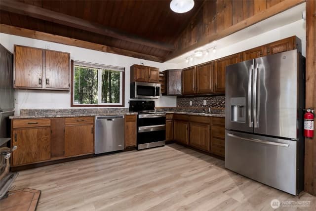 Property photo for 2461 W Deegan Road W, Shelton photo 4
