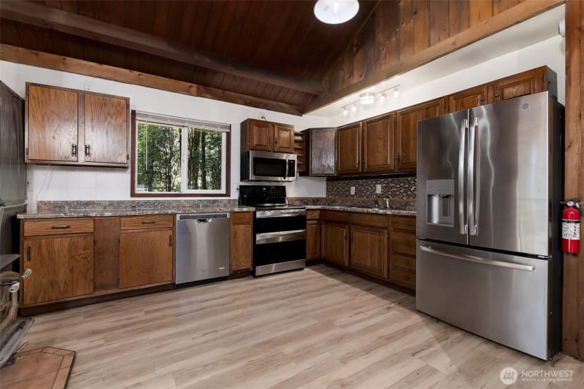 Property photo for 2461 W Deegan Road W, Shelton photo 4