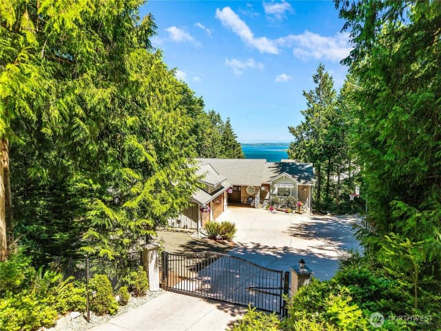 Property photo for 1103 Puget Drive E, Port Orchard