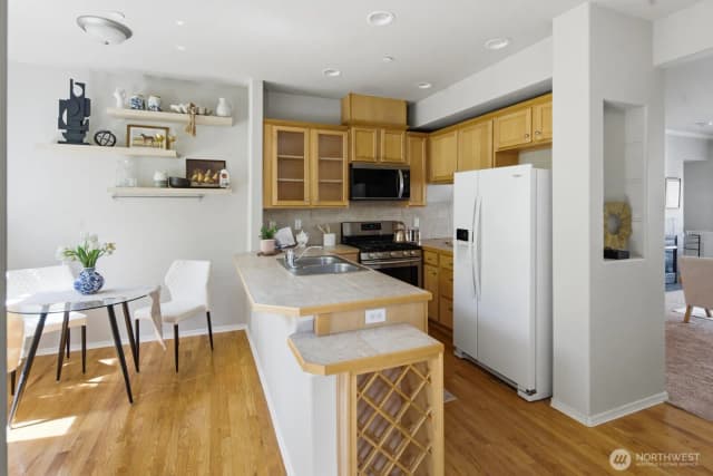Property photo for 14868 Se 16th Street #7, Bellevue photo 5