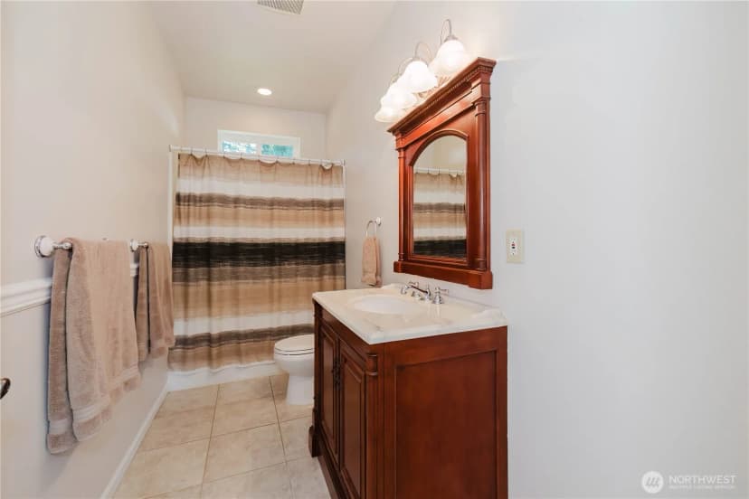 Property photo for 235 Nw Bunker Hill Ln W, Bremerton photo 18