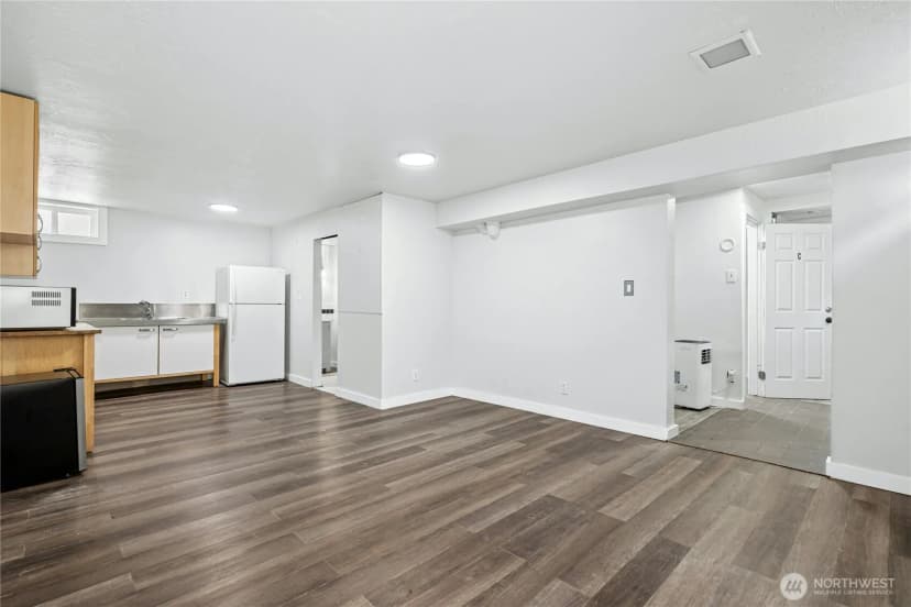 Property photo for 9520 2nd Avenue Nw, Seattle photo 16
