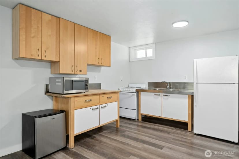 Property photo for 9520 2nd Avenue Nw, Seattle photo 17