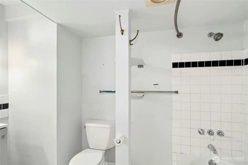 Property photo for 9520 2nd Avenue Nw, Seattle photo 22