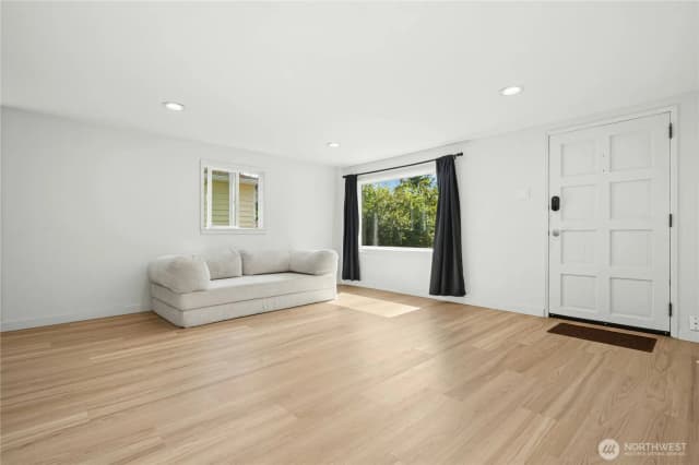 Property photo for 9520 2nd Avenue Nw, Seattle photo 4