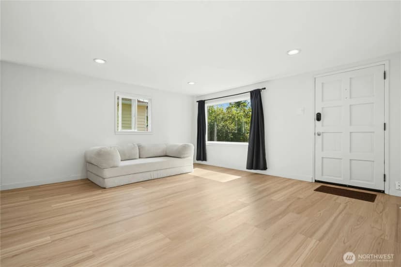 Property photo for 9520 2nd Avenue Nw, Seattle photo 4